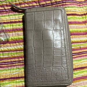 ❤️❤️ladys wallet HALOGEN GENUINE EMBOSSED LEATHER